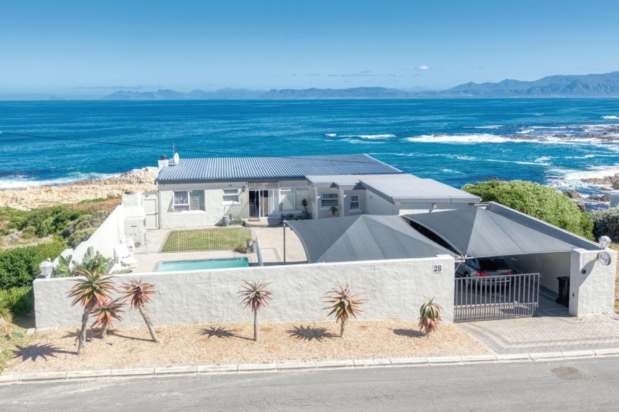 7 Bedroom Property for Sale in De Kelders Western Cape